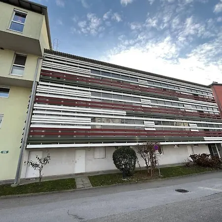 In Einer Ruhigen Umgebung In * غراتس