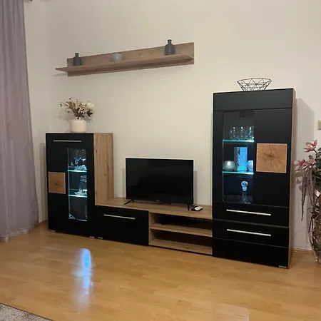 In Einer Ruhigen Umgebung In דירה