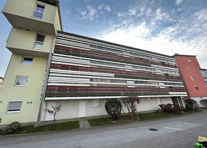 In Einer Ruhigen Umgebung In * غراتس