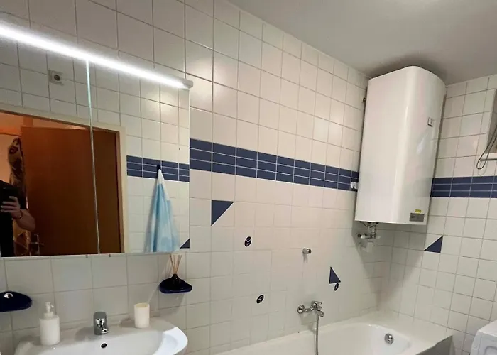 In Einer Ruhigen Umgebung In * غراتس